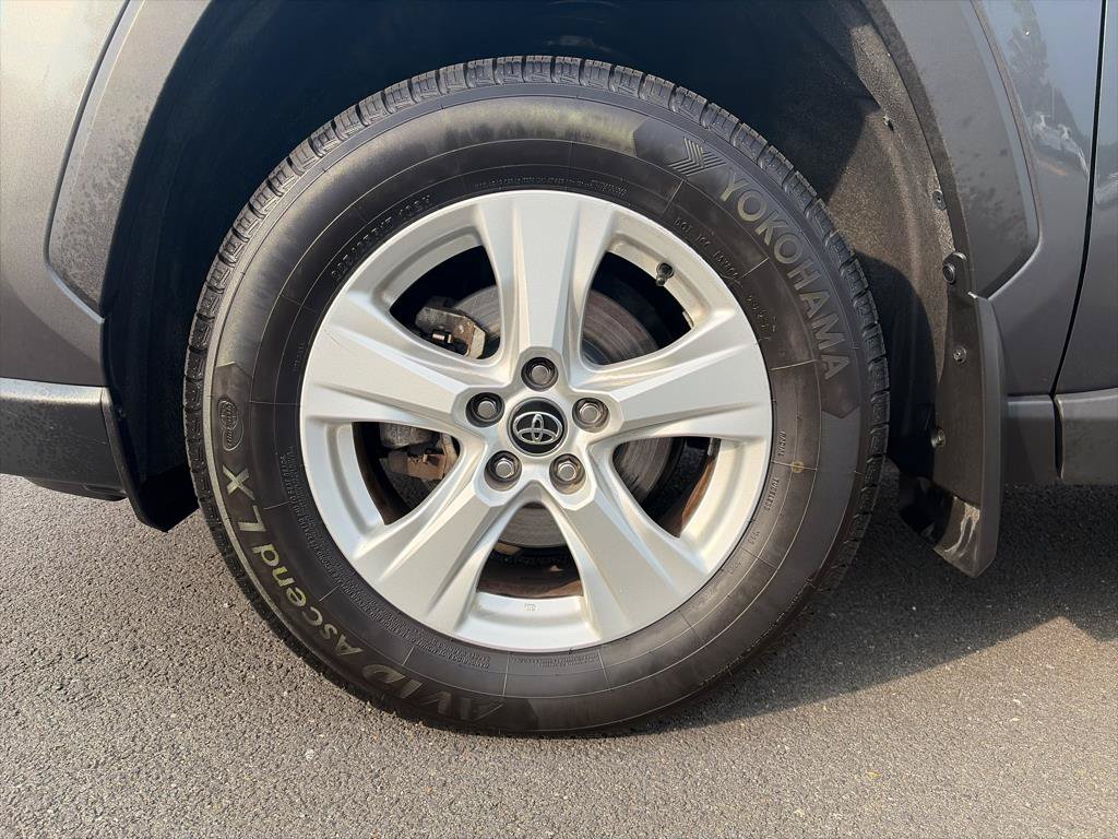 Used 2021 Toyota RAV4 XLE AWD/4WD image 23