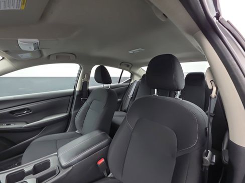 Used 2025 Nissan Sentra S image 33