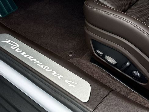 New 2026 Porsche Panamera 4 image 16
