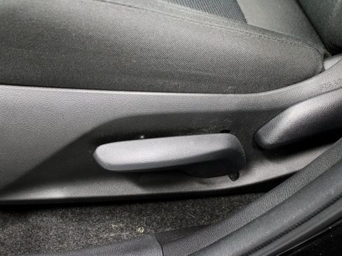 Used 2022 Toyota RAV4 LE image 24