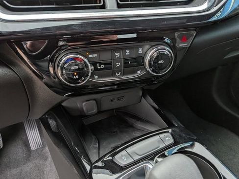 New 2026 Chevrolet Trax RS w/ Sunroof Package FWD image 35