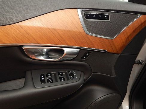 Certified 2025 Volvo XC90 B6 Plus image 16