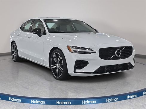 Used 2022 Volvo S60 T8 R-Design Expression w/ Premium Package image 4
