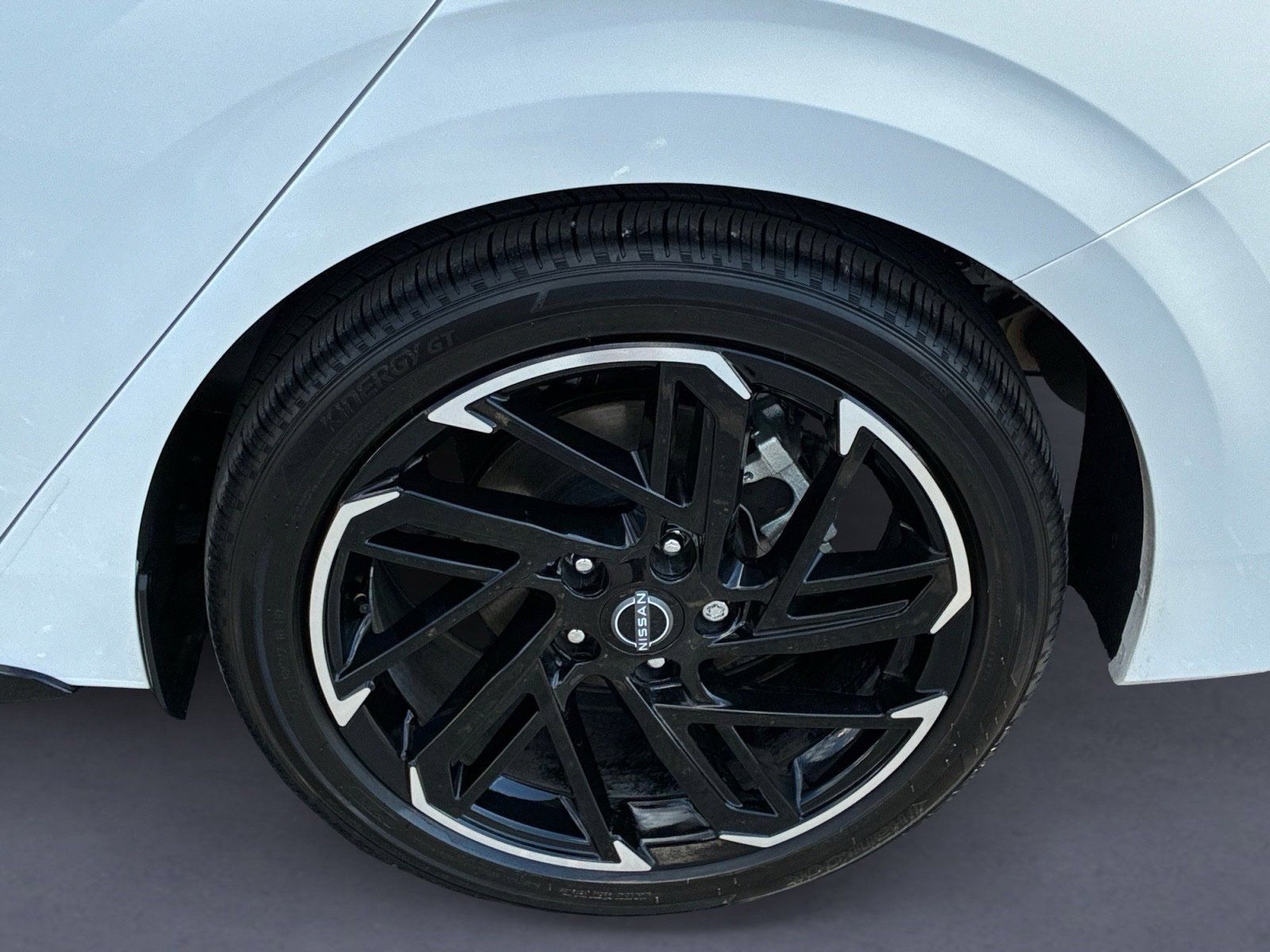 Used 2026 Nissan Sentra SR w/ Floor Mat Package FWD image 9