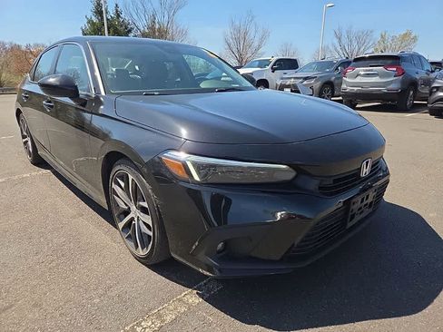 Used 2023 Honda Civic Touring image 3