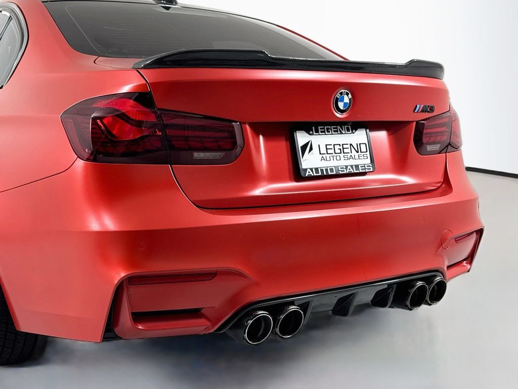 Used 2018 BMW M3 RWD image 9