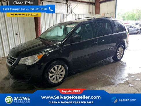 Used 2013 Volkswagen Routan SE FWD image 1