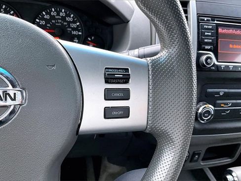 Used 2018 Nissan Frontier SV image 11