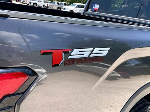 Used 2022 Toyota Tundra SR5 AWD/4WD image 10