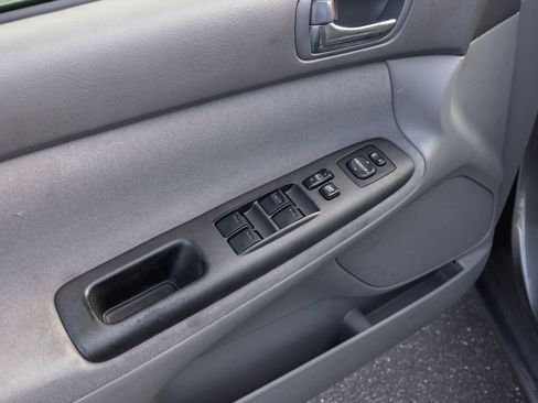 Used 2005 Toyota Camry LE FWD image 9