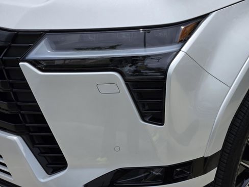 Used 2026 Lexus GX 550 w/ Accessory Package (2T) AWD/4WD image 38