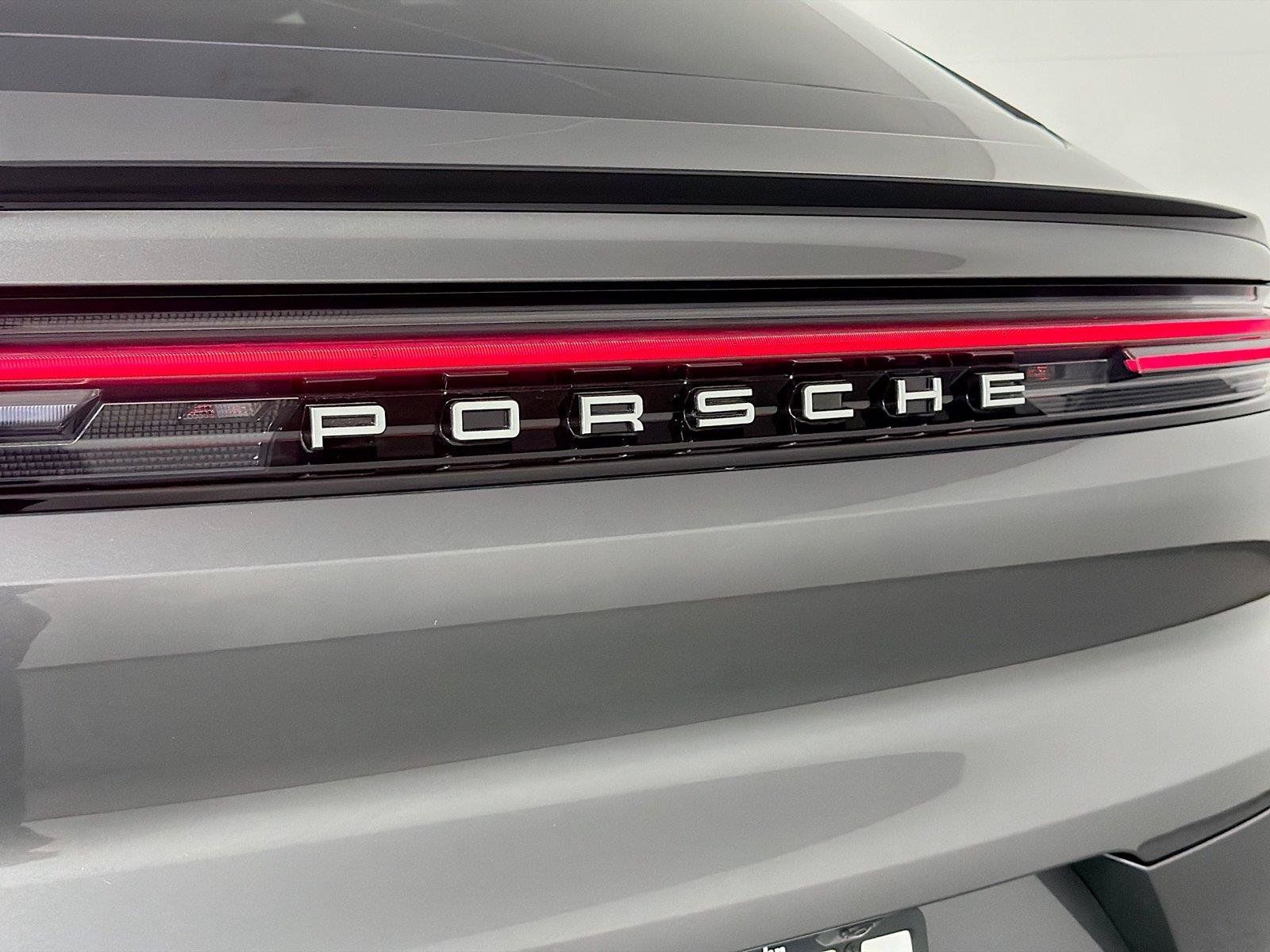 Certified 2025 Porsche Cayenne Coupe AWD/4WD image 17