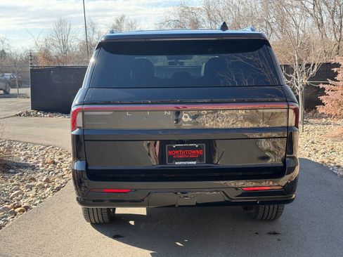 New 2026 Lincoln Navigator L Reserve w/ Jet Appearance Package image 4