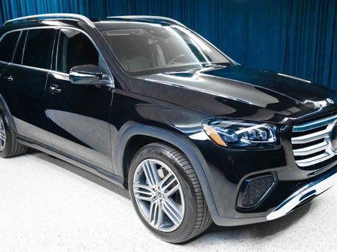 Certified 2026 Mercedes-Benz GLS 450 4MATIC image 3