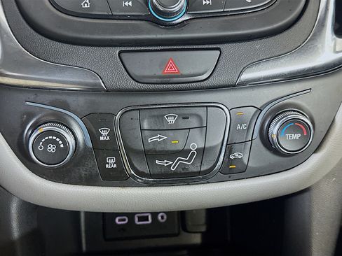 Used 2021 Chevrolet Equinox LS w/ LPO, Floor Liner Package FWD image 23