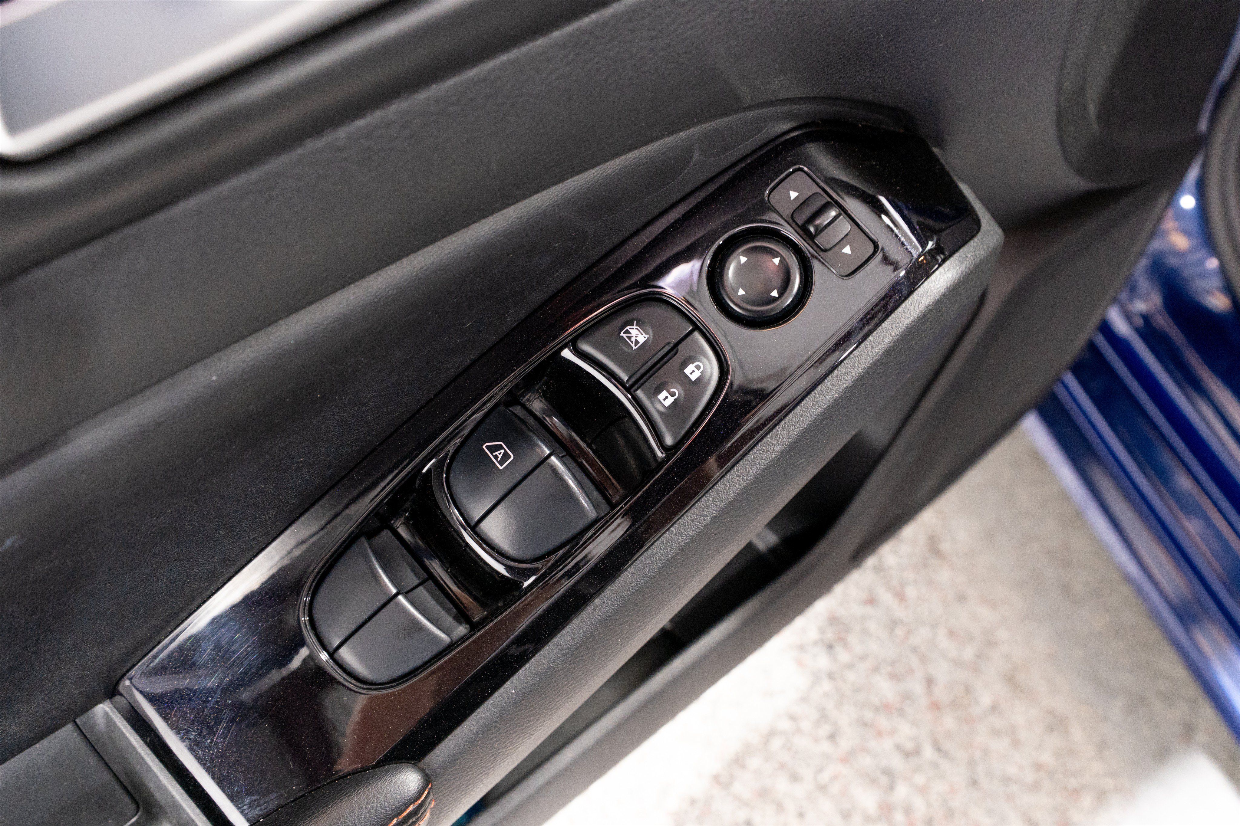 Used 2024 Nissan Altima 2.5 SR FWD image 14