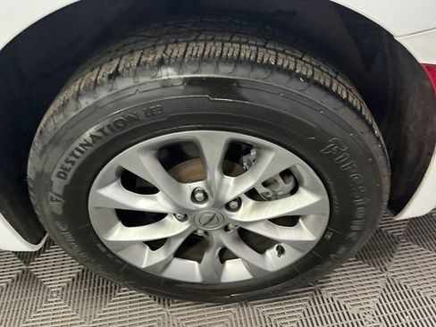 Used 2023 Chrysler Pacifica Touring-L image 31