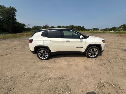 Used 2018 Jeep Compass Limited w/ Safe & Security Group AWD/4WD image 16