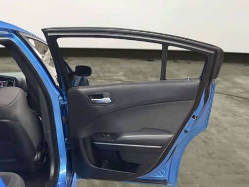 Used 2019 Dodge Charger Scat Pack w/ Dynamics Package RWD image 18
