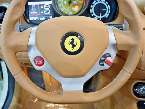 Used 2011 Ferrari California RWD image 18