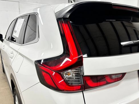 Used 2025 Honda CR-V EX-L image 8