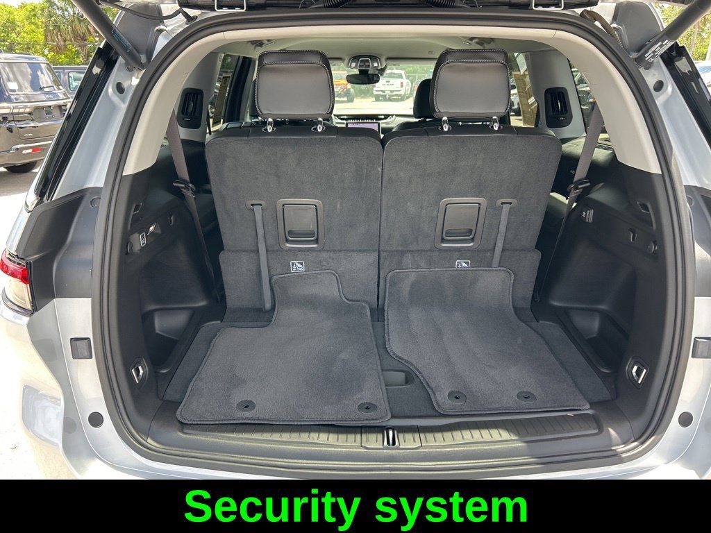 Used 2024 Jeep Grand Cherokee L Limited RWD image 31