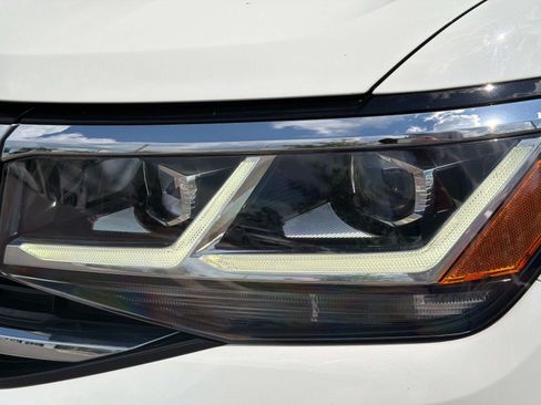 Used 2021 Volkswagen Atlas SEL Premium AWD/4WD image 9