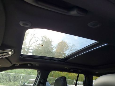 New 2025 Jeep Grand Cherokee Limited w/ Black Appearance Package image 14