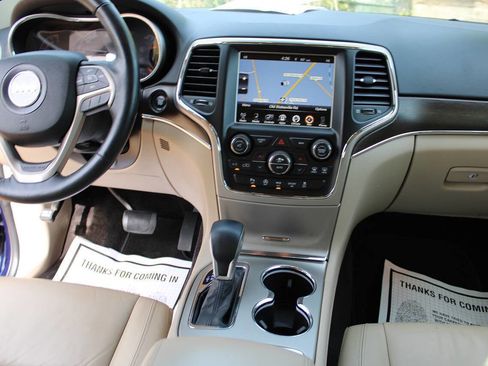 Used 2017 Jeep Grand Cherokee Limited image 40