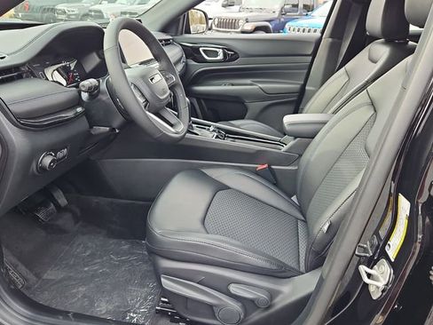 New 2026 Jeep Compass Latitude image 13