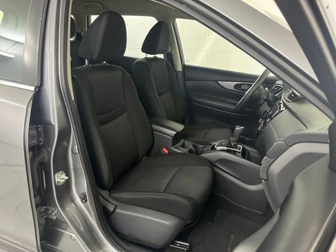 Used 2019 Nissan Rogue S image 22