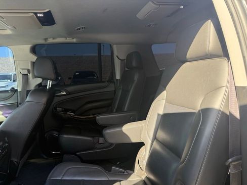 Used 2017 Chevrolet Suburban LT image 11