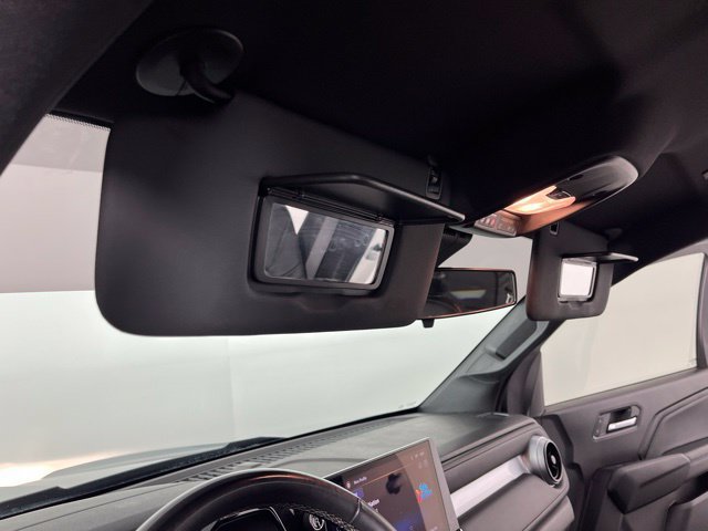 Used 2024 Chevrolet Colorado LT RWD image 35