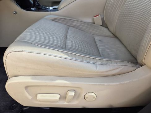 Used 2015 Toyota Highlander Plus FWD image 13