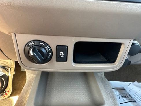 Used 2015 Nissan Frontier SV AWD/4WD image 18