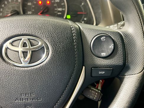 Used 2015 Toyota RAV4 LE image 19