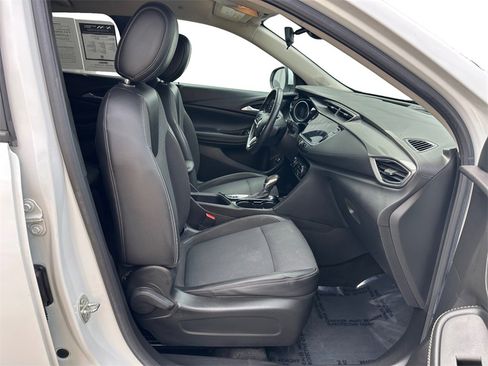 Used 2022 Buick Encore GX Select image 17