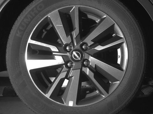 Used 2025 Nissan Versa SV image 15