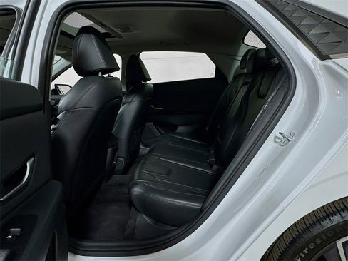 Used 2024 Hyundai Elantra Limited image 24