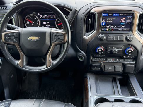 Used 2021 Chevrolet Silverado 1500 High Country w/ Technology Package AWD/4WD image 6
