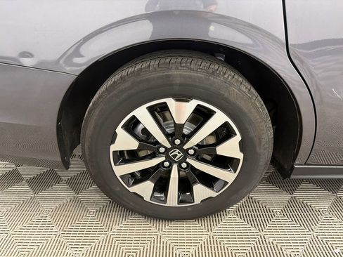 Used 2025 Honda Odyssey EX-L image 18