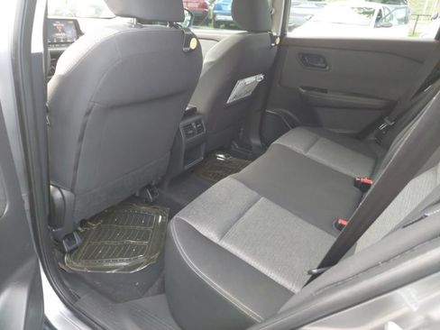 Used 2021 Nissan Rogue S FWD image 9