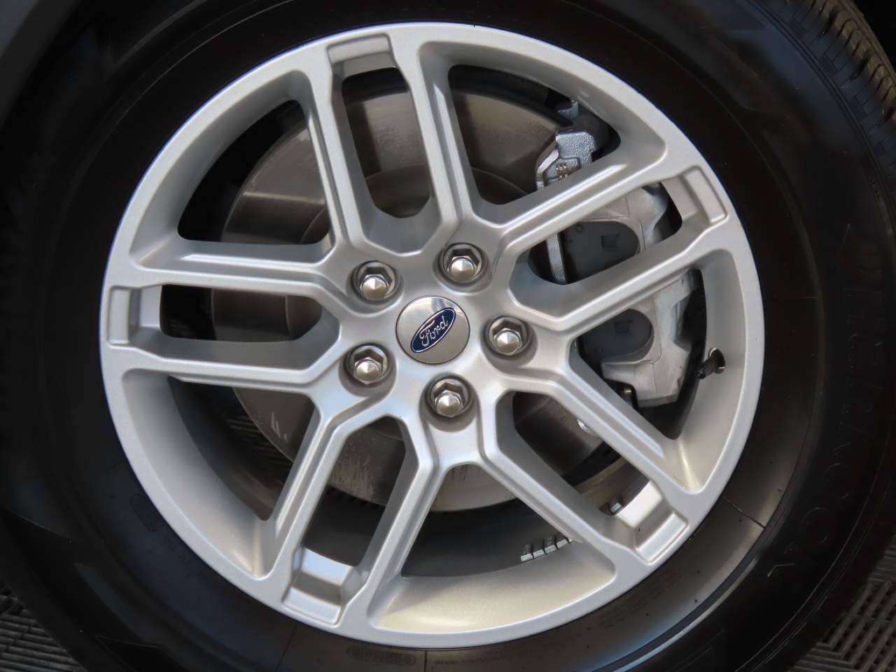 Used 2025 Ford Explorer Active RWD image 7