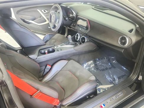 Used 2018 Chevrolet Camaro ZL1 RWD image 26