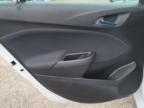 Used 2017 Chevrolet Cruze LT FWD image 15