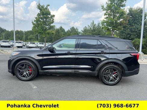 Used 2025 Ford Explorer ST AWD/4WD image 4