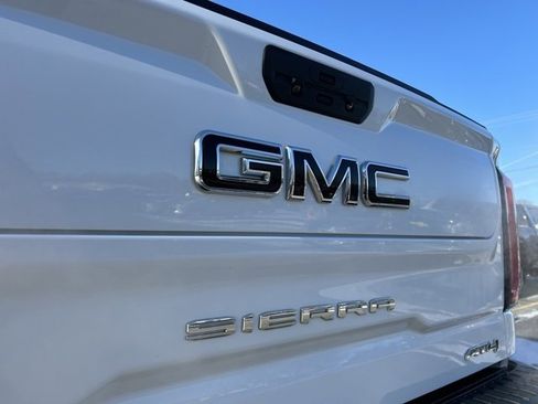 Certified 2022 GMC Sierra 1500 AT4 w/ AT4 Preferred Package image 11