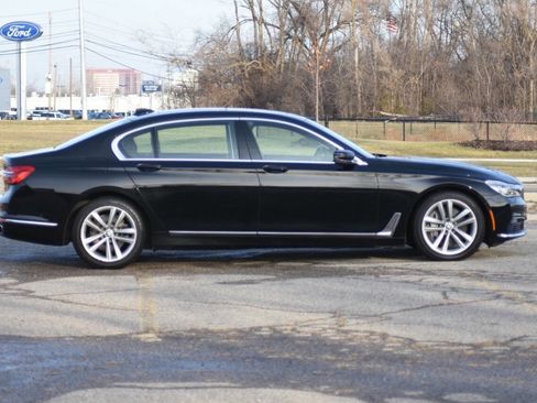 Used 2016 BMW 750i xDrive image 1