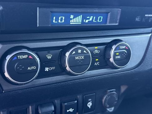 Certified 2022 Toyota Tacoma TRD Off-Road w/ Technology Package image 16