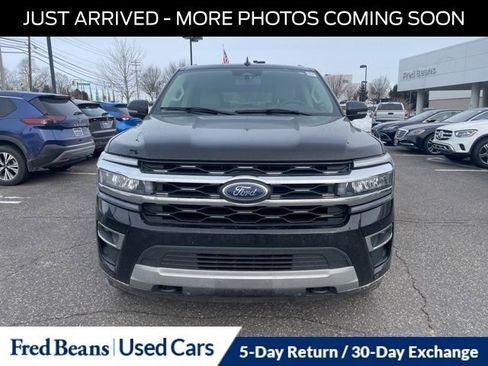 Used 2022 Ford Expedition Max Limited image 9
